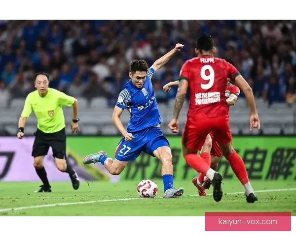 上海申花在京沪对决中表现稳健，展现出抢分竞争力增强的状态。
